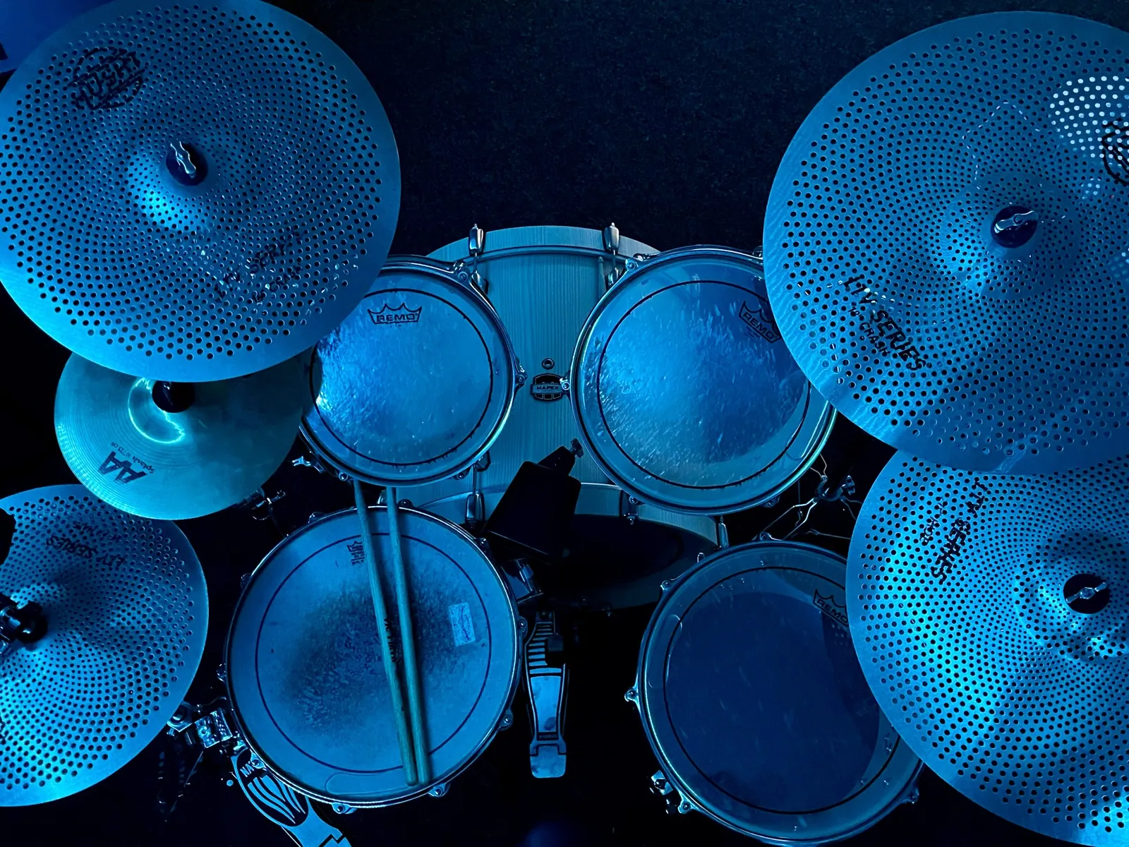 Overhead view of the studio kit showing the cymbal positions
