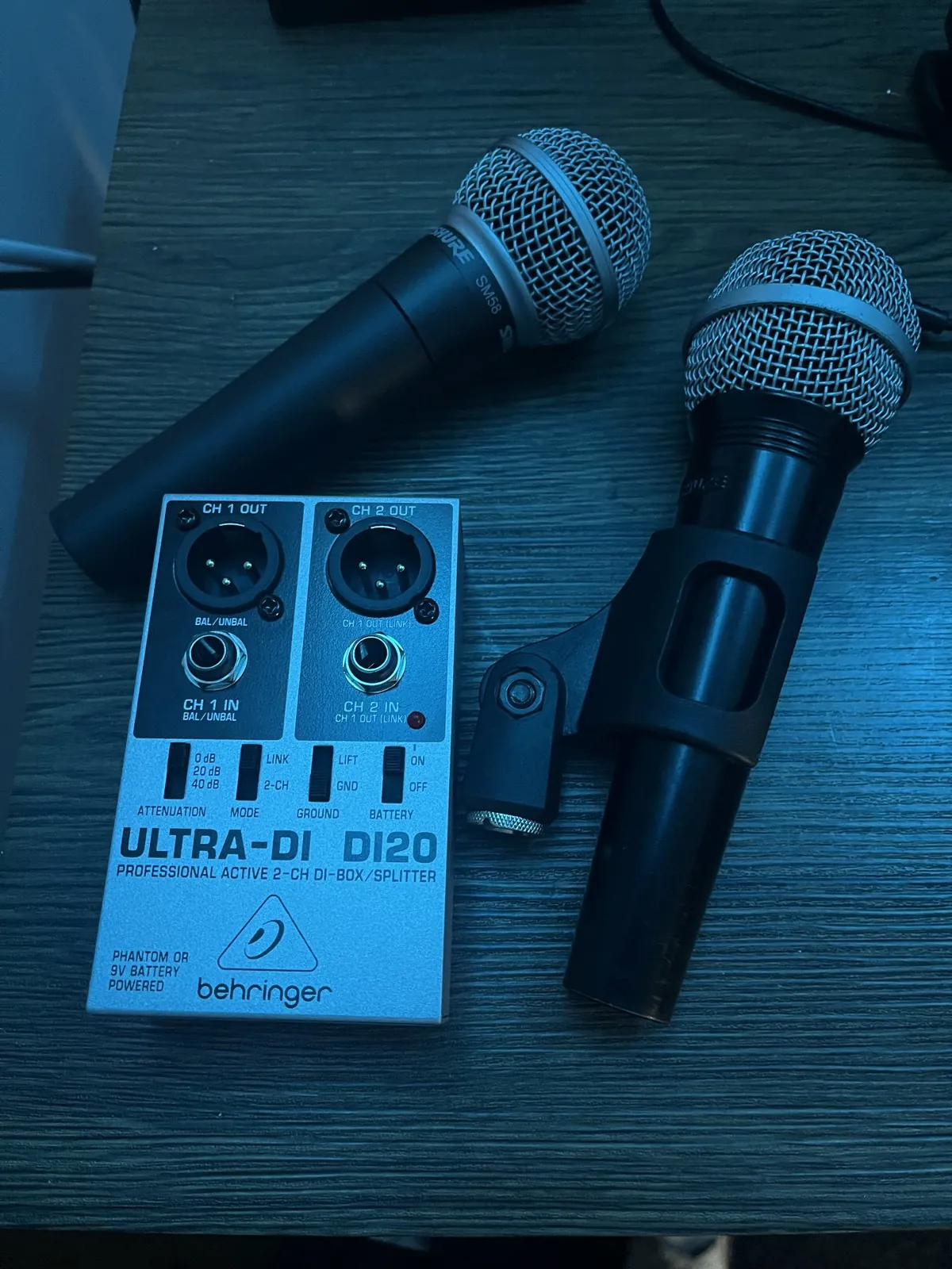Vocal microphones & DI box