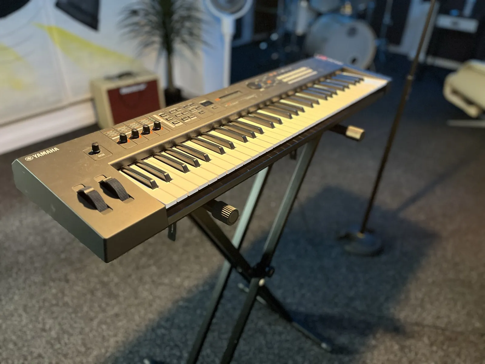 Yamaha MX61